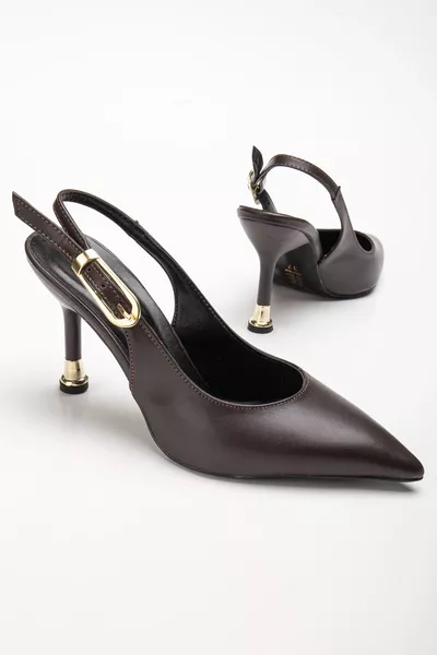 حذاء نسائي ذو كعب عالٍ مدبب أنيق بلون البني وبإبزيم