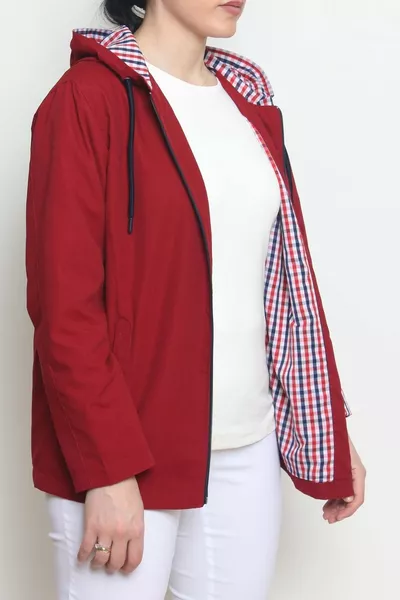 Impermeabile e giacca a vento con cappuccio da donna