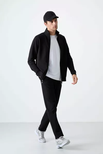 Tuta da uomo con zip, collo alto nero, fit comodo, pantaloni classici - 