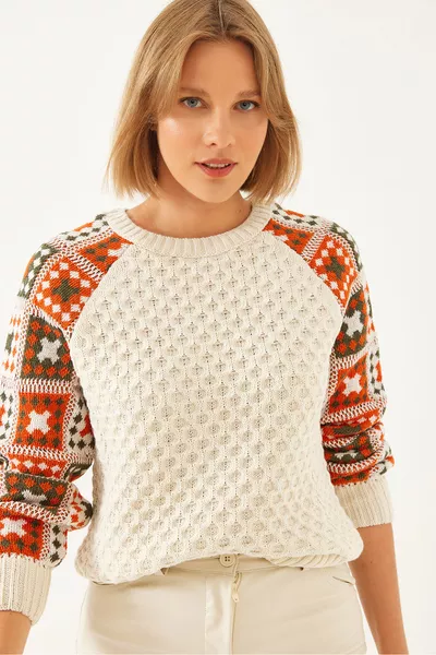 Kadın Kolları Desenli Triko Kazak 