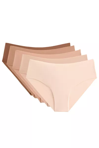 5 pieces of invisible PANTONE™ hipster panties made with polyamide blend