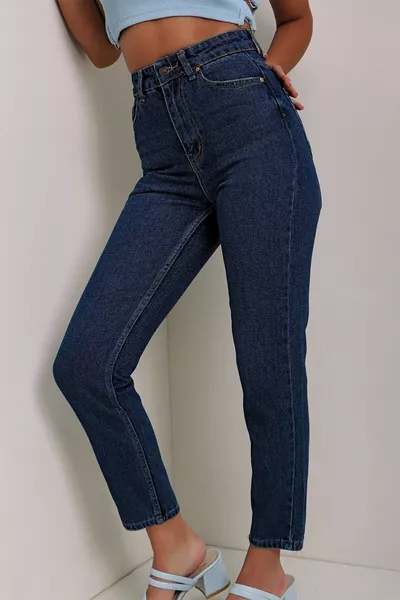 Дънки Mom от тъмносин ликра на Отилия