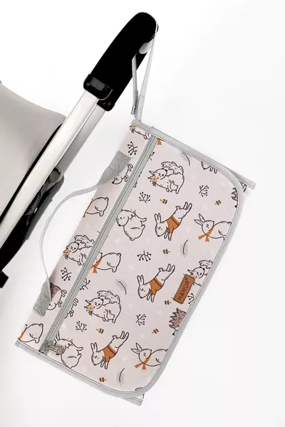 Baby Wickeltasche mit Organizer für Mütter, Neugeborene Wickelauflage, Kaninchen in Puderton