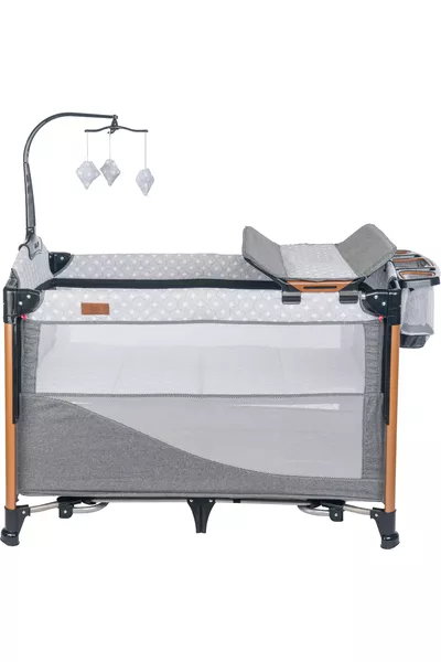 سرير أطفال فاخر من الألمنيوم مع مروحة دوارة ومنظم بجانب الأم بحجم x × سم.