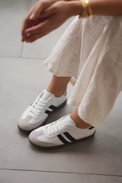 حذاء رياضي نسائي أبيض يومي