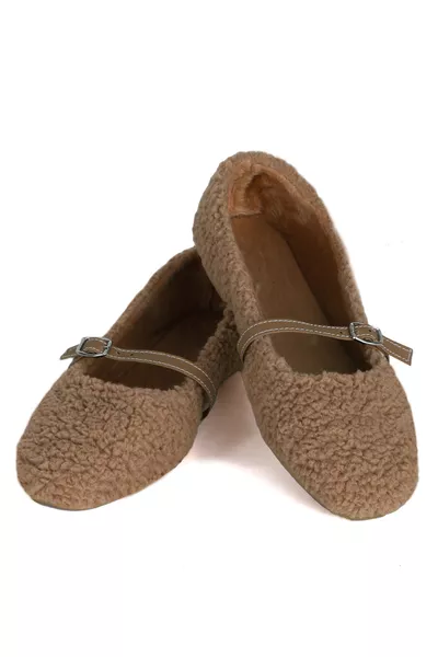 PELUŞ TÜYLÜ BİLEKTEN BAĞLAMALI KADIN EV AYAKKABISI BABET