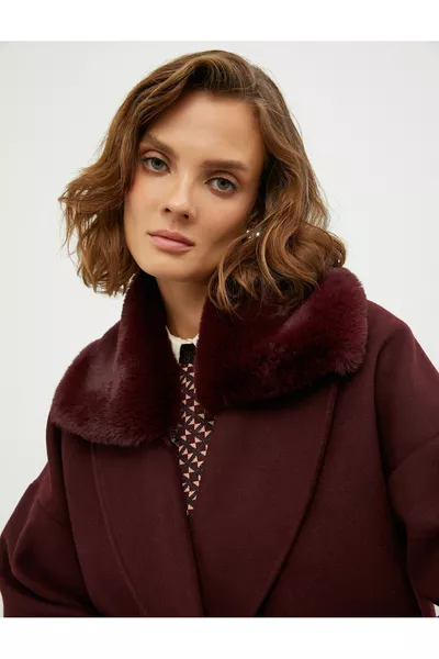 Melis Ağazat X Koton - Manteau Oversize en Fausse Fourrure