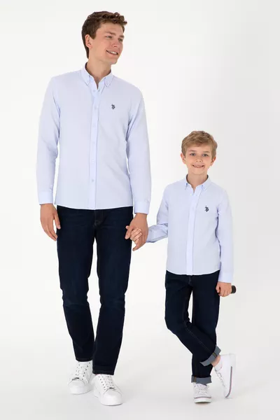 قميص رجالي أزرق فاتح بأكمام طويلة أساسي 