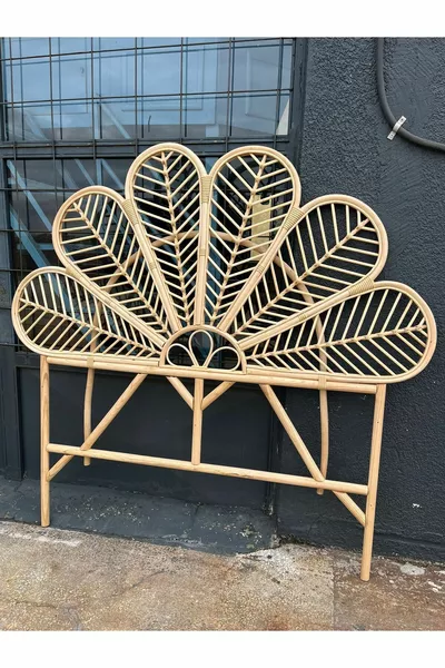 رأس سرير مزدوج مصنوع يدويًا من الخيزران وراطان بعرض  سم باللون الطبيعي