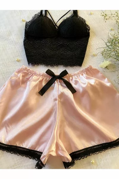 طقم بريلوت مع شورت من الساتان