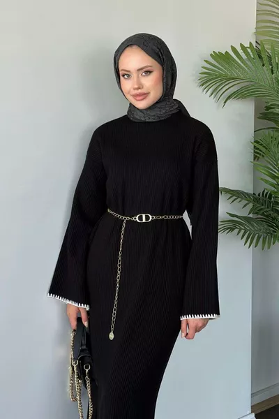 فستان محبوك زنّب باللون الأسود