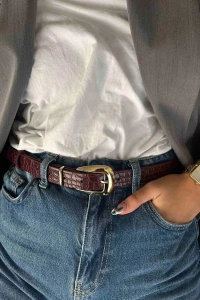 حزام نسائي مع إبزيم ذهبي من وندي