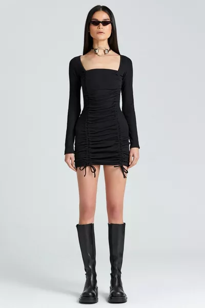  Abito in velluto con coulisse sul davanti