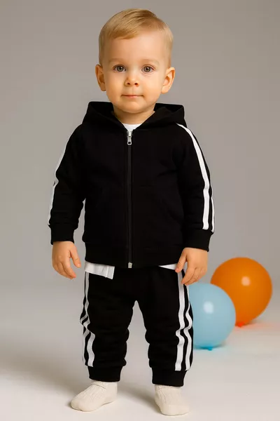 طقم رياضي للأطفال من قطعتين بسحاب وجيوب على شكل كنغر وخطوط جانبية