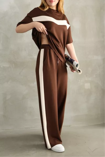 طقم رياضي قصير الأكمام من المودال بتفاصيل شريط مزخرف