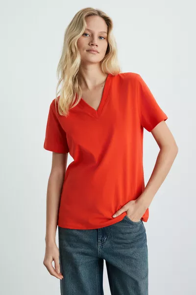 Alıne Women's % Organic Cotton Deep V-Neck Comfort Fit Red T-Shirt