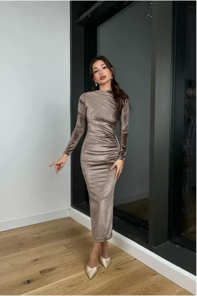 فستان مالينكوف من المخمل بأكمام طويلة وتفاصيل درابيه للنساء