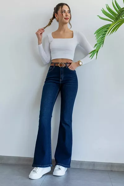 Jean flare taille haute en denim bleu marine espagnol Flora, extensible et très confortable