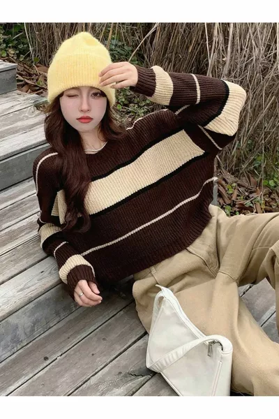 مخطط ثيسالونيكي متماسكة المحاصيل سترة المرأة