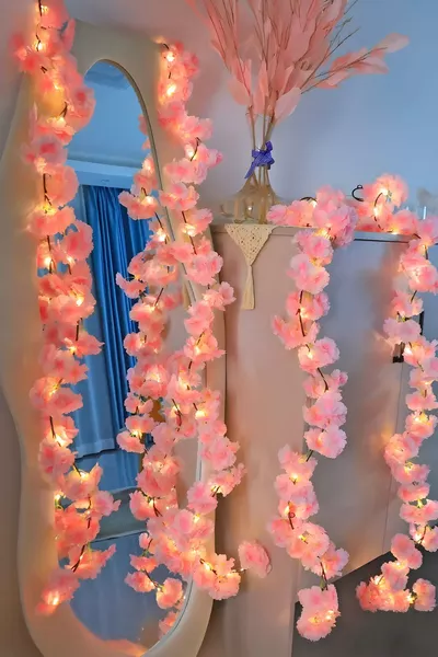 Искусственная лиана с розовыми цветами вишни и комплект светодиодных гирлянд 3 метра - искусственная цветочная лиана - цветы длиной 1, метра