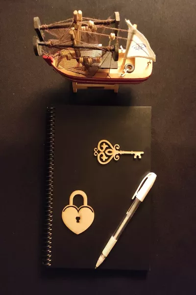 دفتر الملاحظات بأوراق سوداء بغطاء خشبي دفتر ذكريات مع قفل مفتاح ألبوم صور  صفحة  جرام