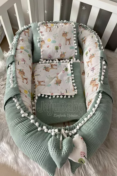 مجموعة جاجو-بَيبينست المكونة من 3 قطع بتصميم غزال مع نسيج بايك ونسيج بوبلين وزخرفية بوم بوم