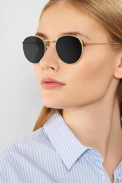 نظارة شمسية صغيرة مستديرة بإطار معدني ذهبي للجنسين