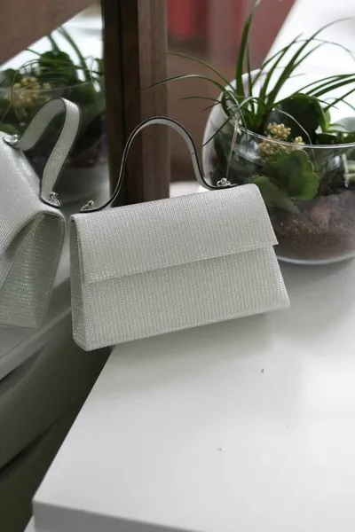 Damen Abendtasche mit Schulterriemen und weißen Glitzerdetails