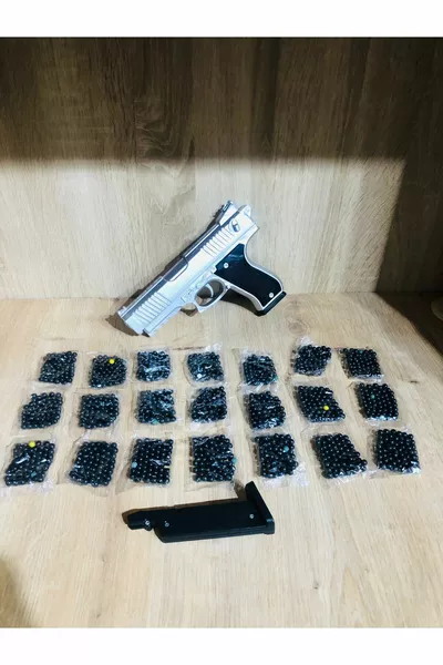 Gold-Siyah ve Gümüş Renk Boncuklu Oyuncak Tabanca 1 Adet +  Paket Boncuk