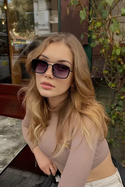 Burby Rechthoekige Zwarte Unisex Zonnebril