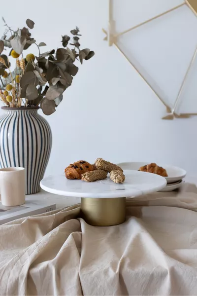 Mermer  Cm Metal Ayaklı Beyaz Yuvarlak Sunum Tabağı