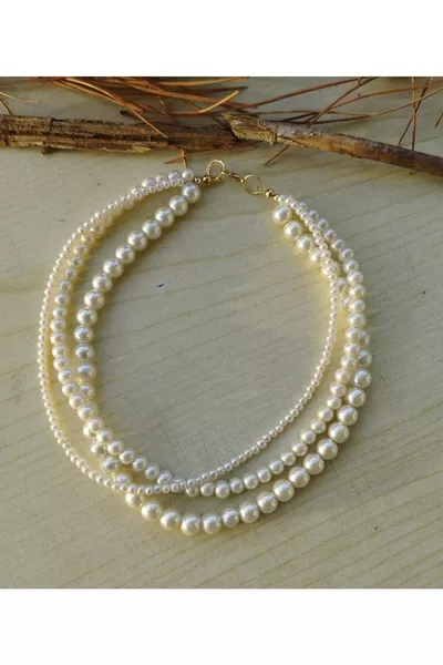 عقد تشوكر متعدد اللآلئ