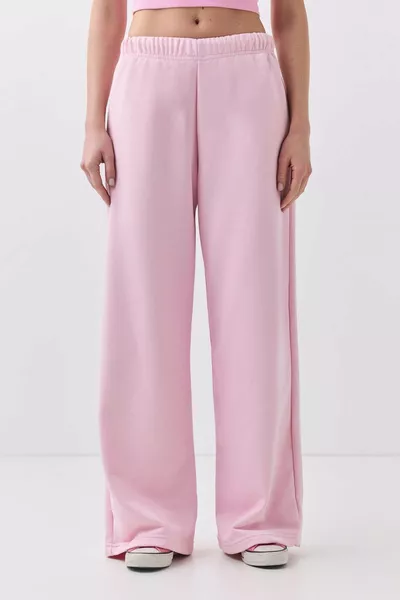 بنطال رياضي واسع الساق للنساء باللون الوردي 