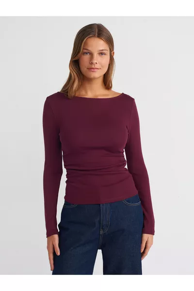  بلوزة برقبة قارب مع كشكش - بورجوندي