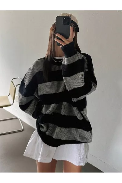 كنزة صوفية رمادية مخططة oversized للنساء