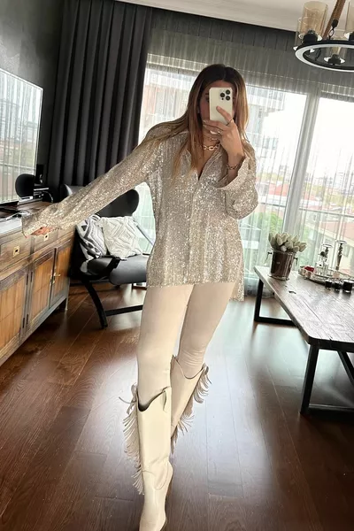 قميص مزخرف بالترتر