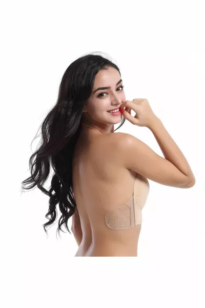 حمالة صدر لاصقة مرفوعة للصدر بفوّاتحة من الخلف للملابس المفتوحة