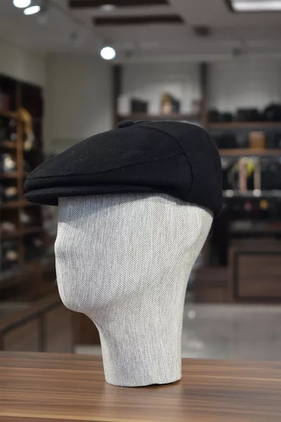 قبعة كلاسيكية سوداء بأزرار، قبعة شتوية من القماش الصوفي