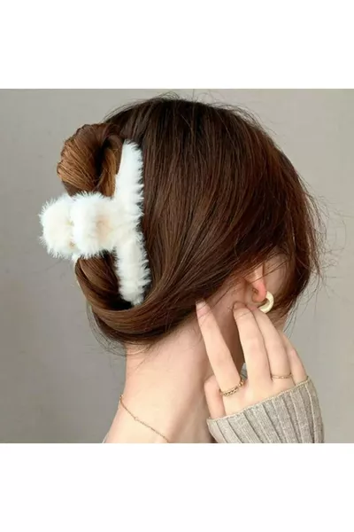 مشبك دبوس من القطيفة