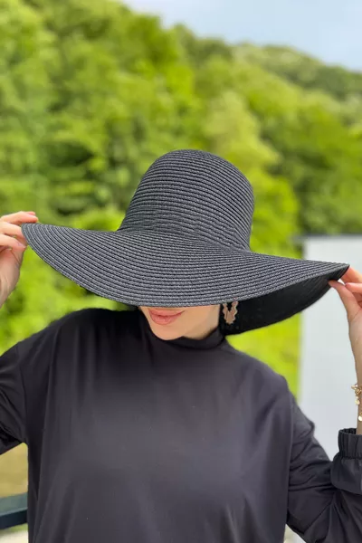 Cappello di paglia nero 