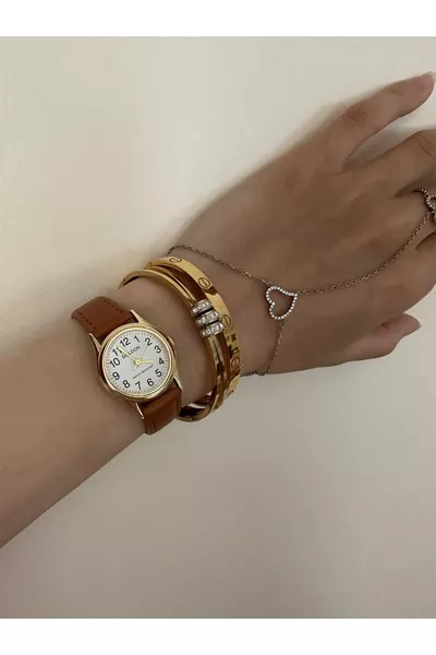 ساعة يد بسوار جلدي بأسلوب عتيق