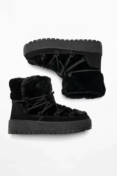 Bağcıklı tüylü bot