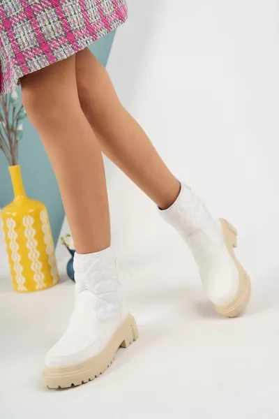 White Parachute Model Snow Boots with Rear Laces