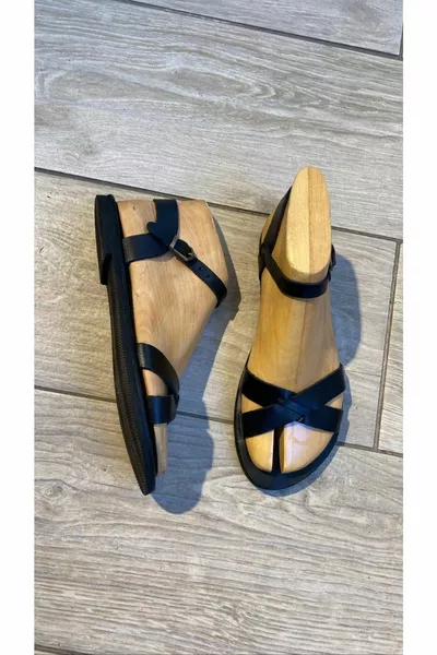 صندل نسائي جلد طبيعي أسود - 