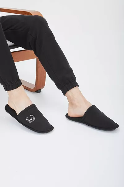 أسود M البيت النعال الشتاء الشباشب ضيف النعال