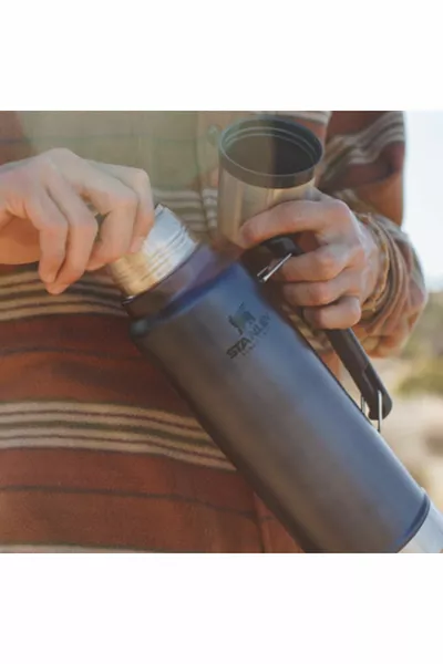 Klassische Vakuum-Stahl-Thermoskanne 1,4 Lt