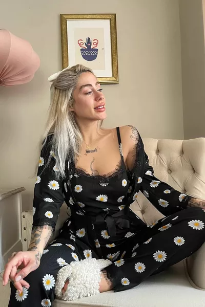 Noir Daisy Daisy Robe de chambre à motifs Pegasus Ensemble pyjama