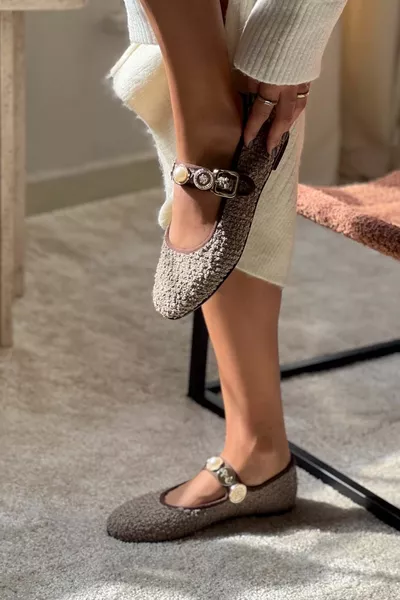 Cracovie Marron Clair Détail Accessoire Semelle Plate Femmes Ballerines