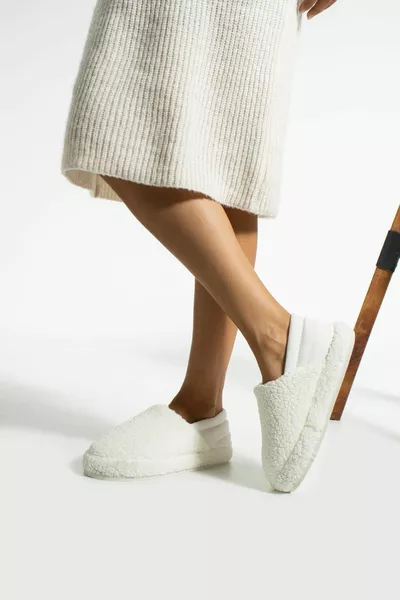 Bottes de maison en peluche à semelle élastique antidérapante pour femmes Panduf 
