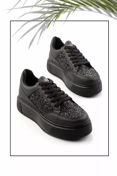 أحذية رياضية نسائية سوداء 